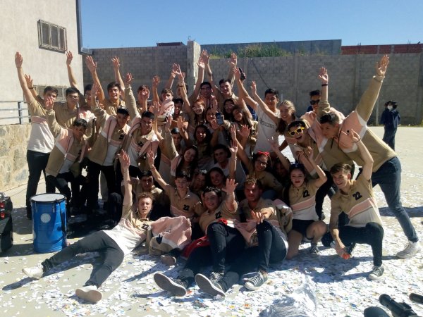 S&eacute;ptimo ya tiene sus buzos de egresados