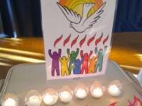 Celebraci&oacute;n de Pentecost&eacute;s en el primario