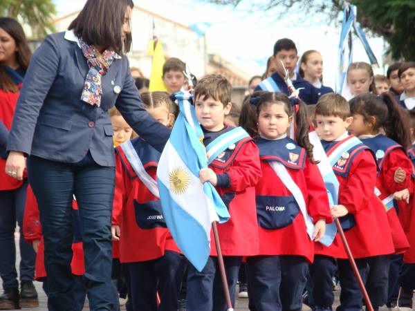 Acto, locro y desfile por el 25 de Mayo